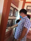 Thầy giáo Trần Văn Thảo chia sẻ thông tin về các kỷ vật của Bác Hồ trong nhà lưu niệm